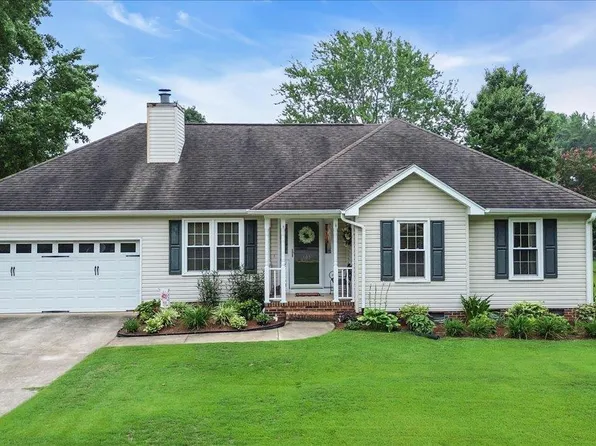 105 Clancy Ct, Simpsonville, SC 29681