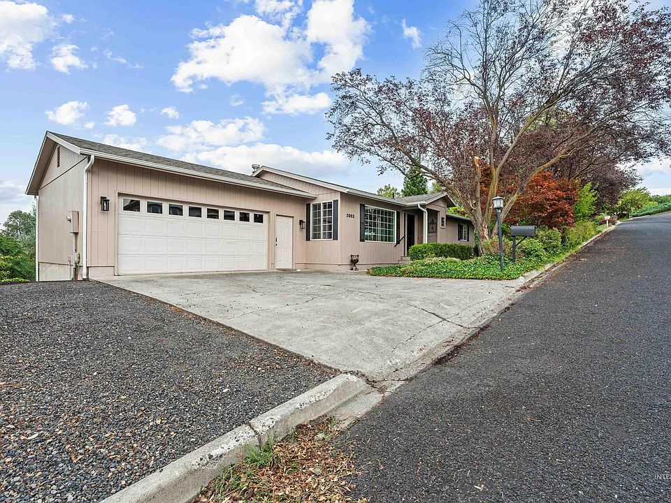 1st image of 2963 Mayfair Rdg