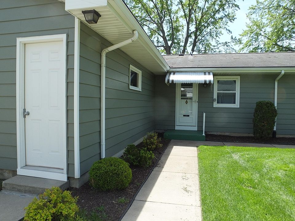 1st image of 834 Andover Ct SE