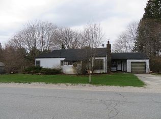 147 Point Rd, Hancock, ME 04640