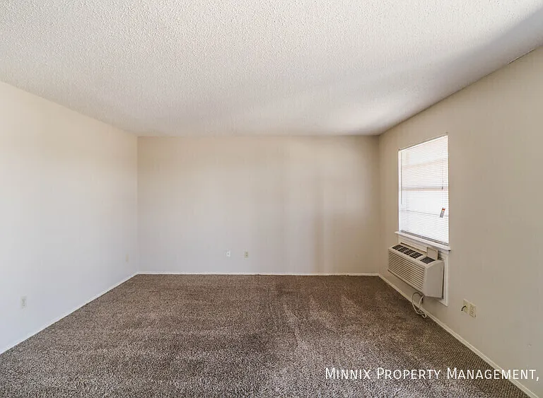 500 4th Ave #22 — Photo 9