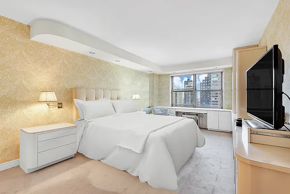 Sold by Douglas Elliman | media 41