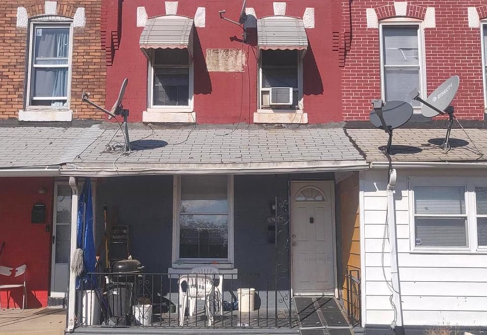 1st image of 6927 Linmore Ave