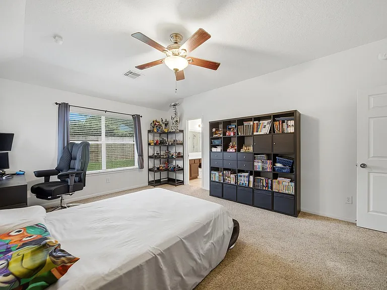 321 Preston Ln — Photo 24