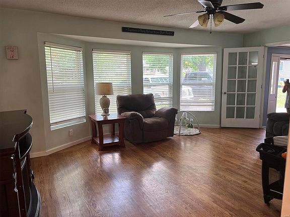 5th image of 9209 Hallock Dr