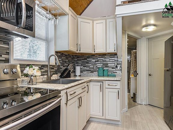 5th image of 1866 Blackburn Way