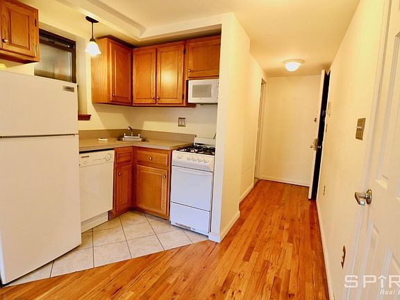 2nd image of 491 Columbus Ave APT 3D