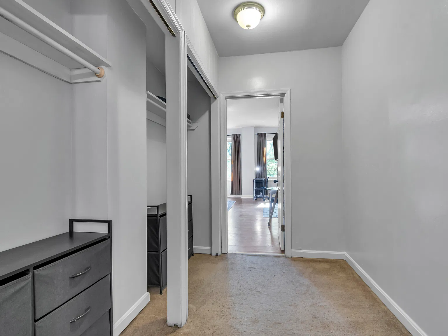 Hopkins Medical Apartment Rentals — Photo 4