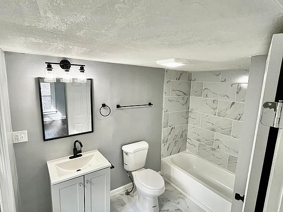 5th image of 4327 Flora Ave