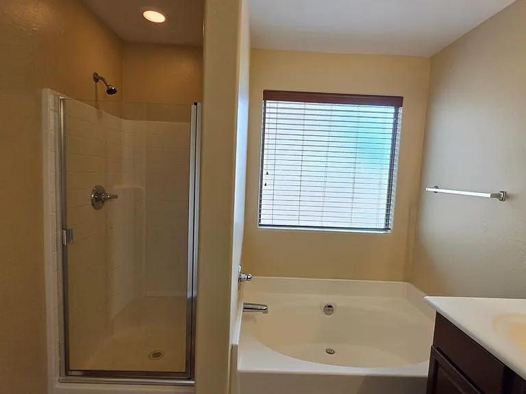 7805 S 48th Ln — Photo 30