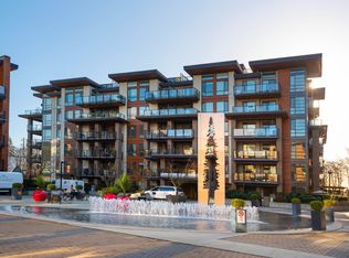 719 W 3rd St #201, North Vancouver, BC V7M0E7