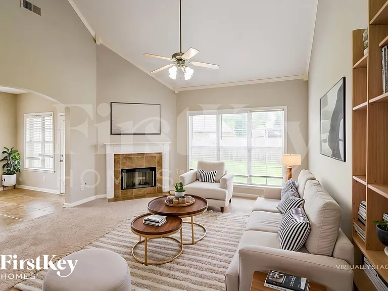 6345 Renwood Loop — Photo 3