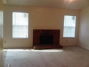 5th image of 10303 Woodlot Dr
