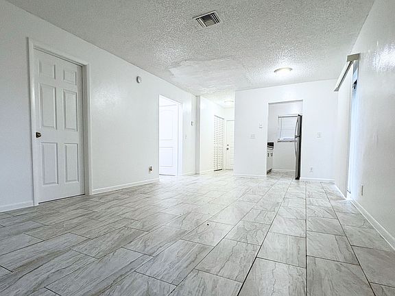 5th image of 323 Melody Ln #327