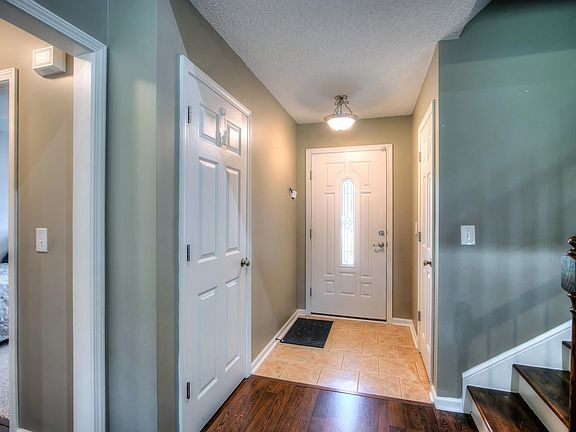 3rd image of 3055 Temple Rd