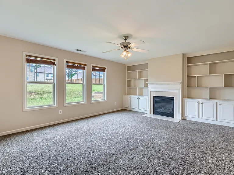 1071 McDuffie Cir — Photo 6