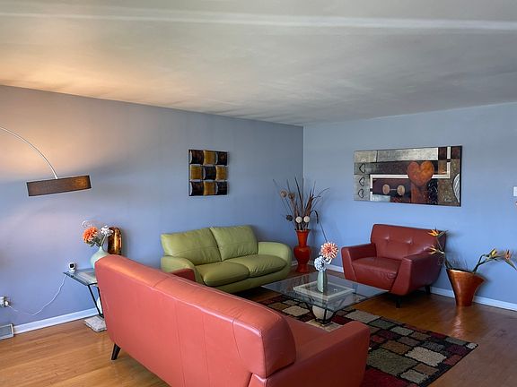 2nd image of 398 Saginaw Ave