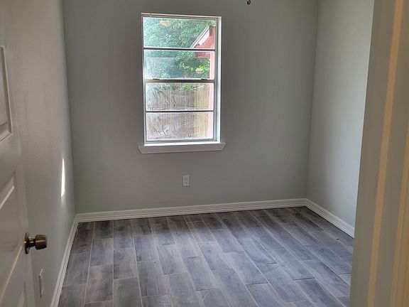2nd image of 470 Pedernales Cir #2