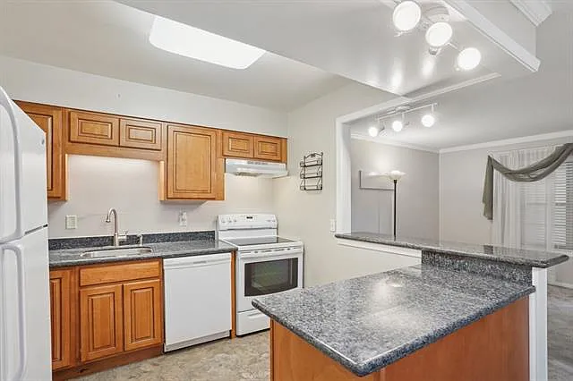 2732 Whitney Pl #209 — Photo 11