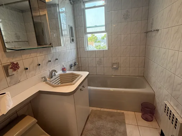 95-15 Pitkin Avenue image 20 of 26