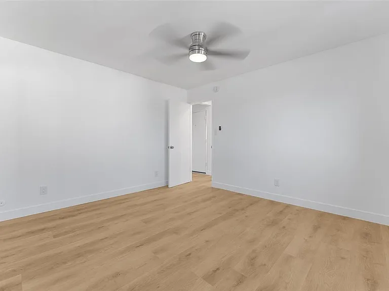 604 W G St #9 — Photo 11