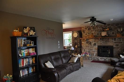 4th image of 205 Railroad Dr