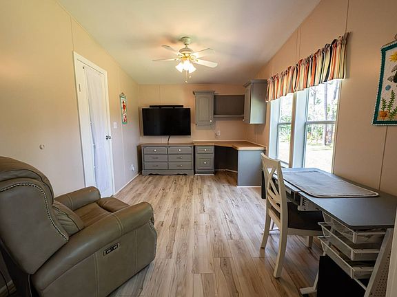4th image of 2600 Kelly Dr #2600