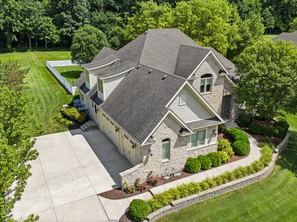 6117 Whitetail Ridge Dr, Yorkville, IL 60560