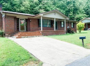75 Station Br, Prestonsburg, KY 41653