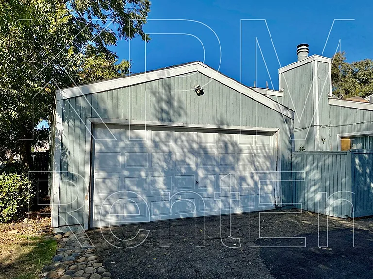 5562 Tree Swallow Ct — Photo 2