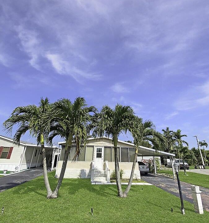 1st image of 5421 SW Hiacinth Ct