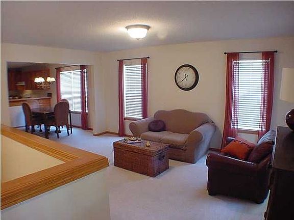 Living Room w/lots of light