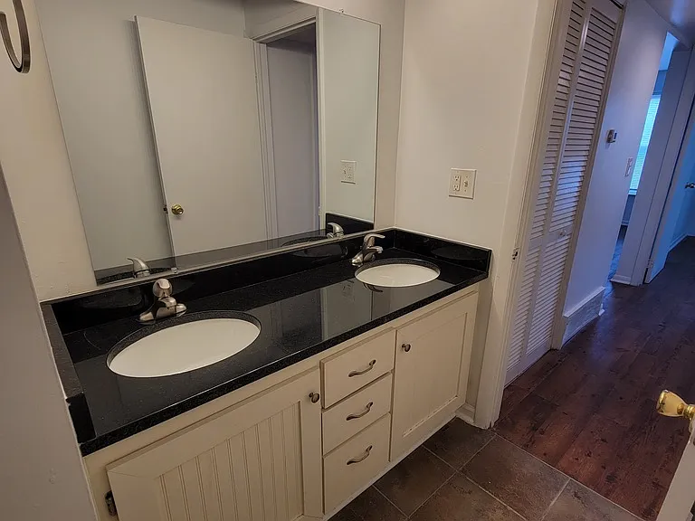 1660 N 4th St #1B — Photo 3
