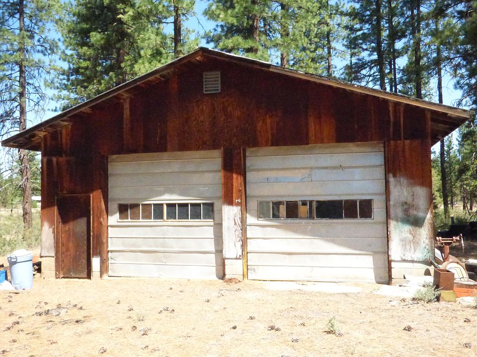 1st image of 400 Pine Dr