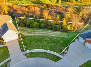 235 Auburn East Ln, Coralville, IA 52241