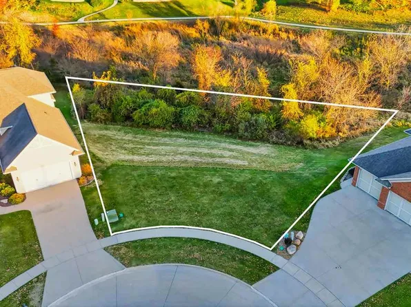 235 Auburn East Ln, Coralville, IA 52241