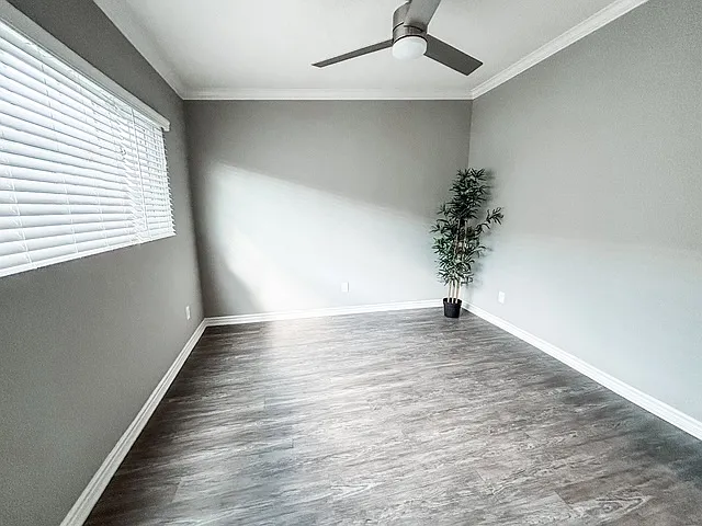 Maureen Court/Mirawood Apartments — Photo 6