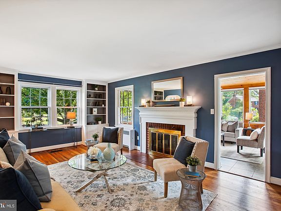 5th image of 6111 Brook Dr
