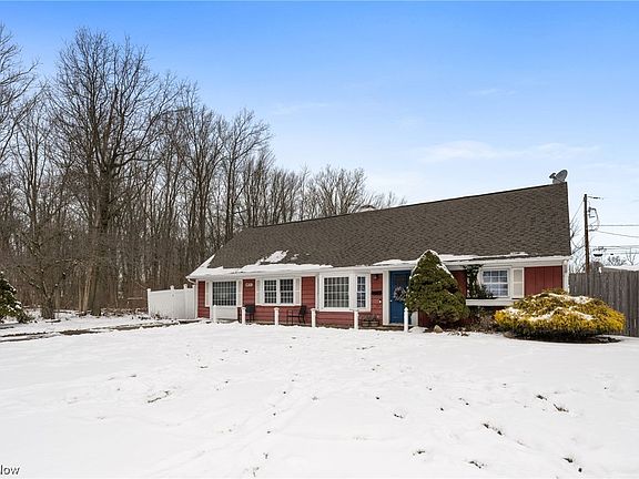 3rd image of 4835 Elmwood Dr