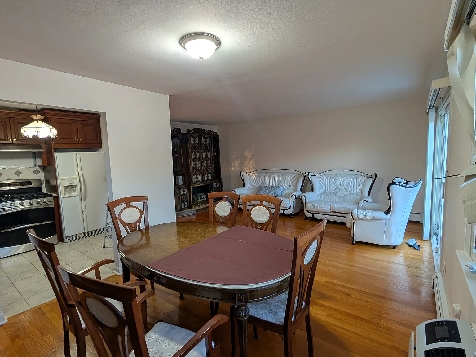 3 bed, 1100 sqft, $3,500 — Photo 3