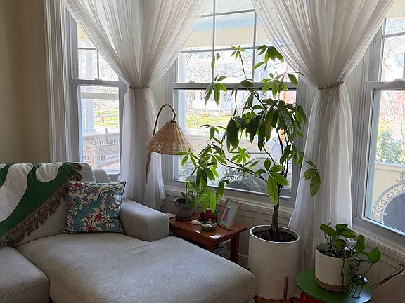 4th image of 55 N Pine Ave #1F