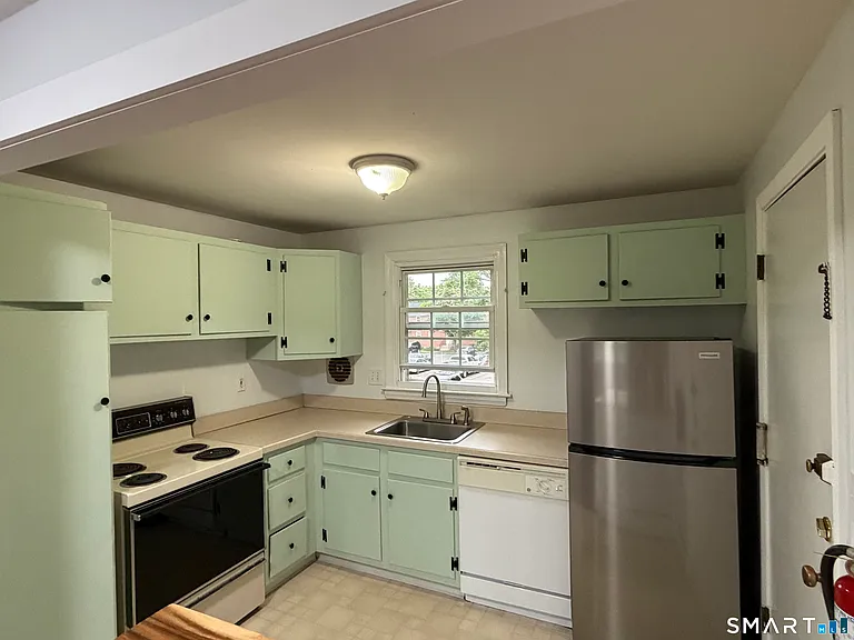 1254 Farmington Ave #C — Photo 5