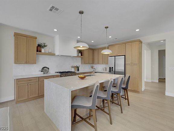 2nd image of 10551 Mandarino Ave