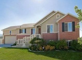 2565 W 2675 N, Farr West, UT 84404