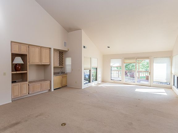2nd image of 2215 Clubhouse Dr