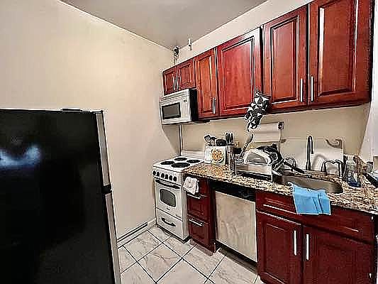2nd image of 522 E 11th St #4