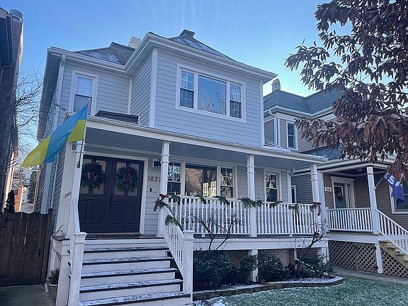 2nd image of 1837 W Larchmont Ave