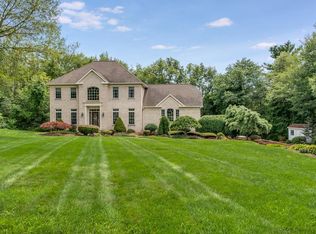 23 Hunters Knl, Smithfield, RI 02917