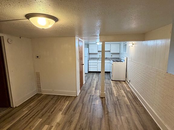 4th image of 21 Inkster Ave APT C