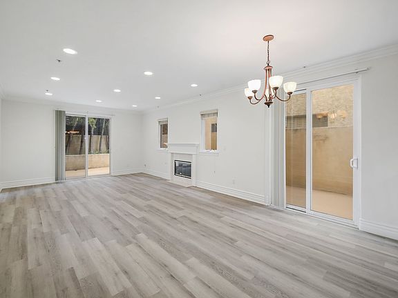5th image of 2306 Fox Hills Dr #103